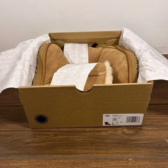 NWT! Ugg Boots‎ Mini Bailey Bow II Chestnut size 7 - Picture 9 of 14